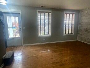 939 Symphony Dr in Aurora, IL - Building Photo - Building Photo