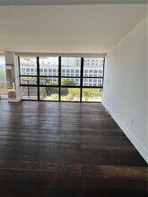 600 NE 36th St, Unit 423 in Miami, FL - Building Photo - Building Photo