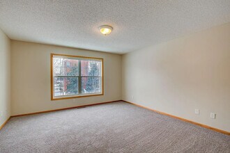 321 Heritage Trl in Circle Pines, MN - Building Photo - Building Photo