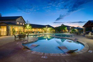 Furnished Bryan Apartments For Rent Tx 8085 At Traditions Apartments