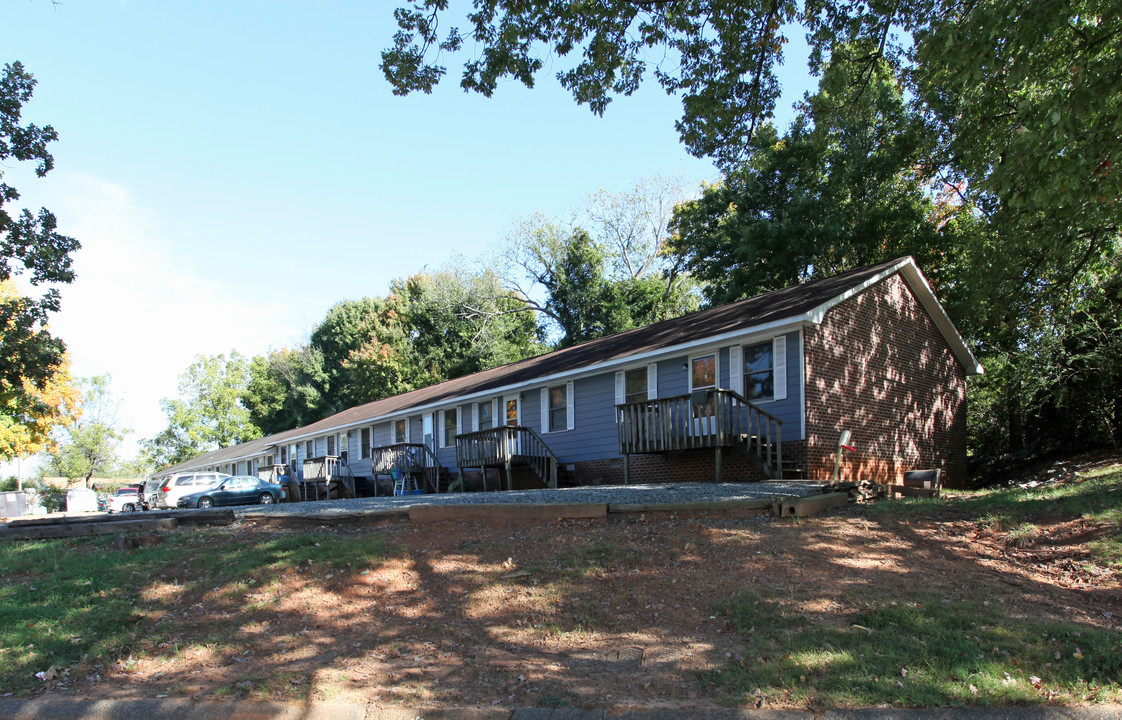 Century Oaks Apartments in Lexington, NC - Building Photo