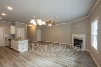 3697 Acorn Dr in Oakwood, GA - Foto de edificio - Building Photo