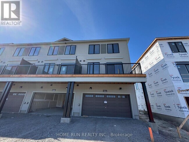 822 Fairline Row in Ottawa, ON - Building Photo - Building Photo