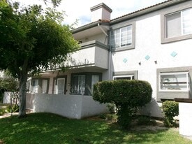 13919 Arthur Ave in Paramount, CA - Building Photo