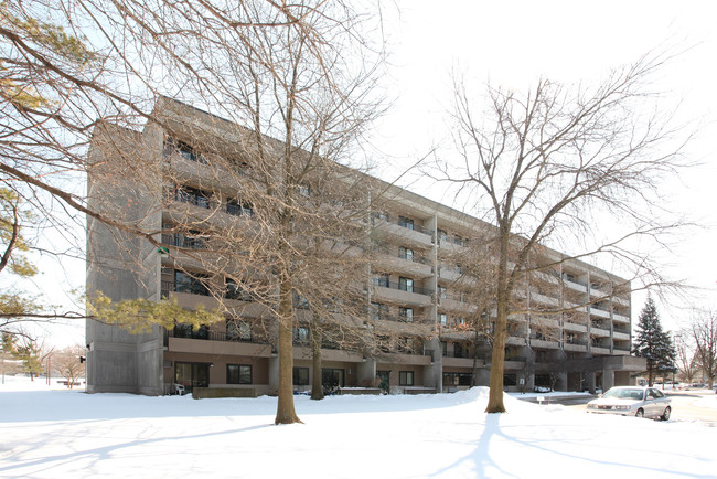 Greentree Apartments in Grand Rapids, MI - Foto de edificio - Building Photo