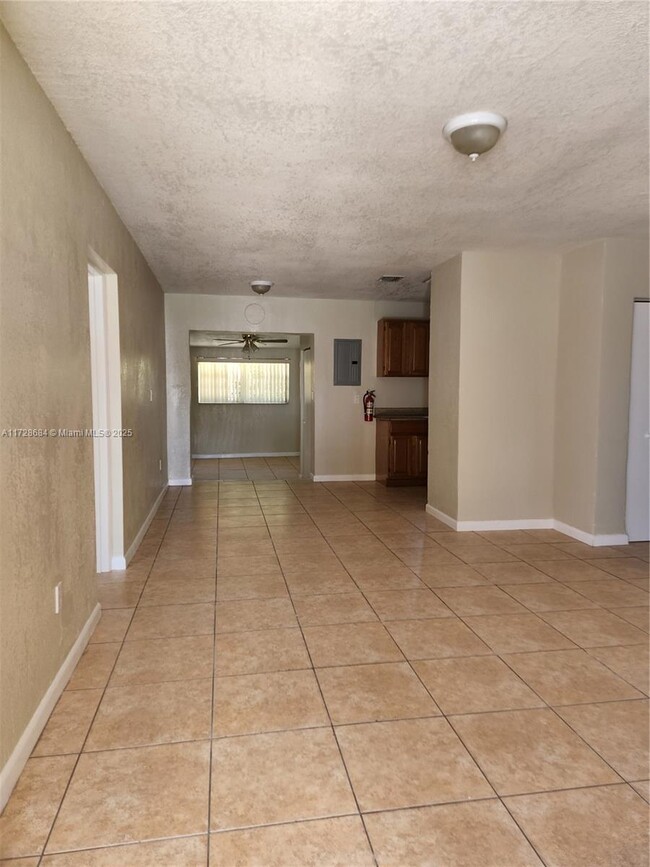 3431 NW 171 Terrace in Miami Gardens, FL - Building Photo - Building Photo