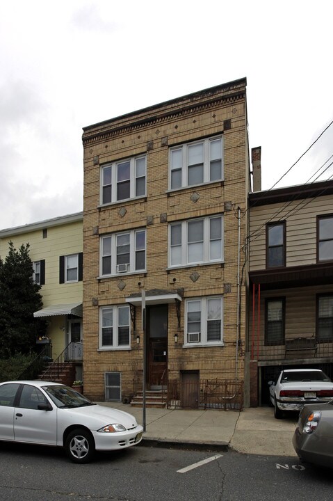 14 Skillman Ave in Jersey City, NJ - Building Photo