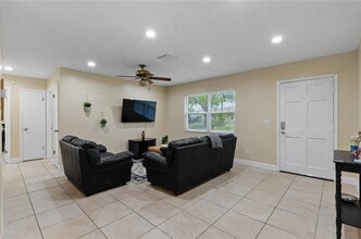 106 Lake Judy Lee Dr in Largo, FL - Building Photo - Building Photo