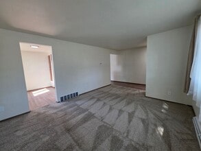 1263-1265 Meadow Ln in Neenah, WI - Building Photo - Building Photo
