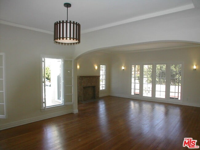 803 S Detroit St in Los Angeles, CA - Building Photo - Building Photo