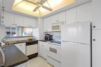 4010 Galt Ocean Dr, Unit 312 in Fort Lauderdale, FL - Foto de edificio - Building Photo