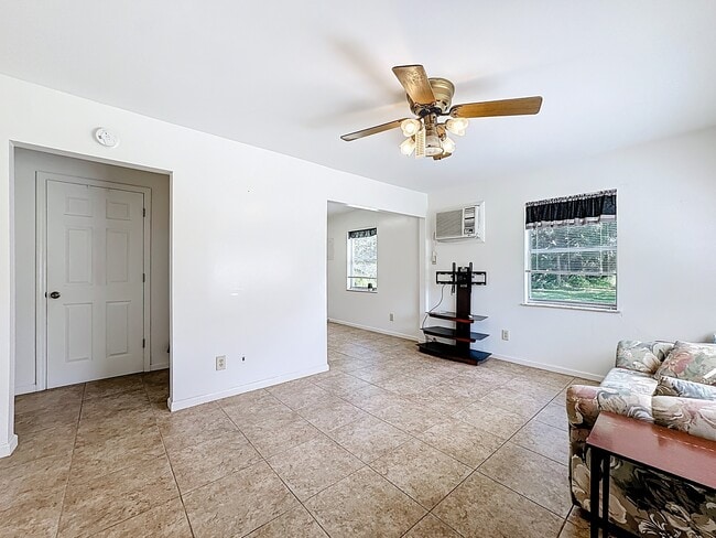 13810 Co Rd 512 in Fellsmere, FL - Building Photo - Building Photo