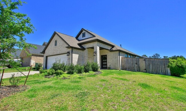 320 Rise Ln in Montgomery, TX - Foto de edificio - Building Photo