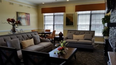 The Regency Club in Middletown, NY - Building Photo - Building Photo