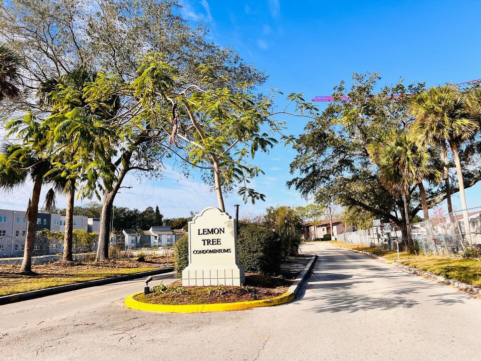 4327 Aqua Vista Dr-Unit -4327 Aqua Vista Drive in Orlando, FL - Building Photo