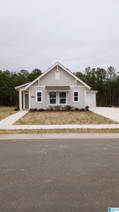 5204 Simms Rdg in Pelham, AL - Foto de edificio