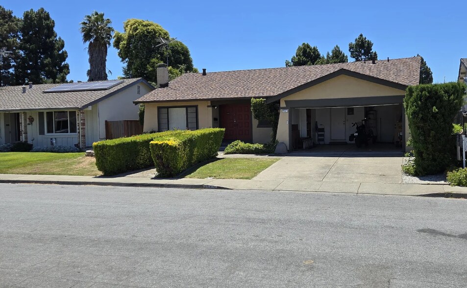 35471 Ronda Ct in Fremont, CA - Building Photo