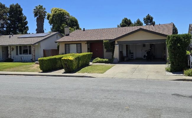 property at 35471 Ronda Ct