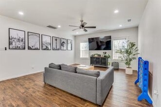 1834 Atlas Dr in Dallas, TX - Building Photo - Building Photo