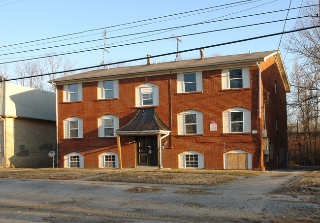 3421 Shanks Ln in Louisville, KY - Foto de edificio - Building Photo