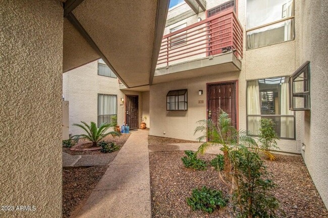 3434 W Danbury Dr in Phoenix, AZ - Foto de edificio - Building Photo