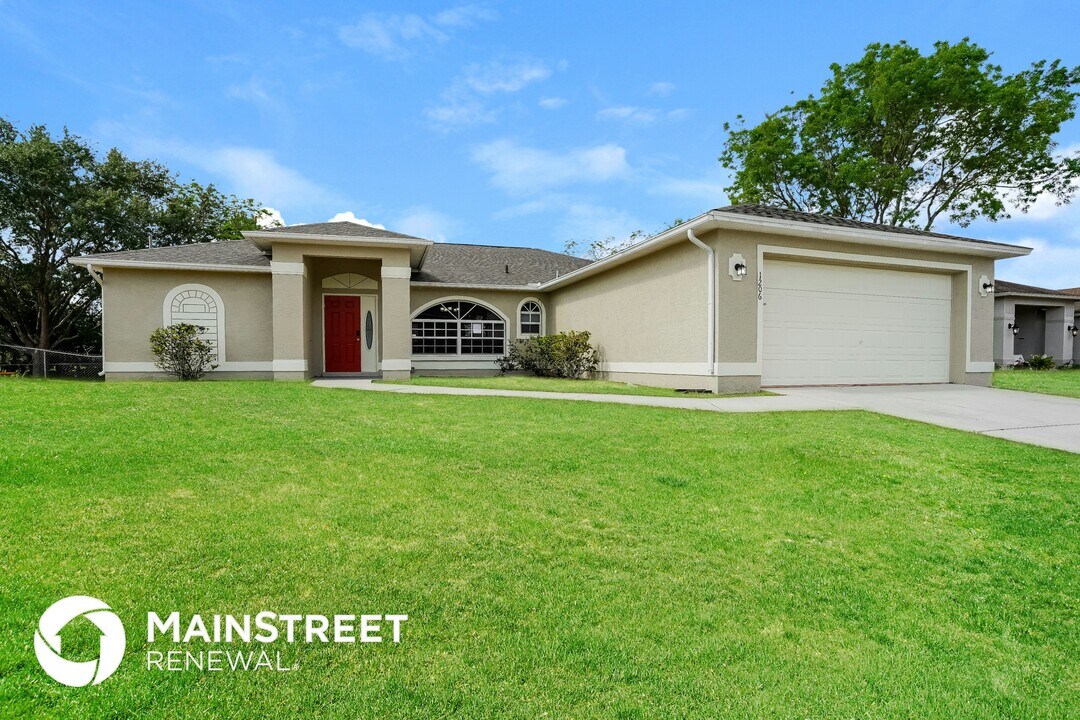 1206 SW 10th Terrace in Cape Coral, FL - Foto de edificio