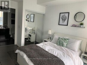 70 Temperance St in Toronto, ON - Building Photo - Building Photo