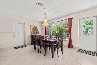 1031 SE 14th Dr in Deerfield Beach, FL - Building Photo - Building Photo