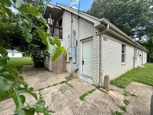 property at 1011 Walnut St