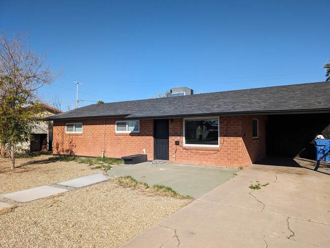 2234 W Earll Dr in Phoenix, AZ - Building Photo - Building Photo