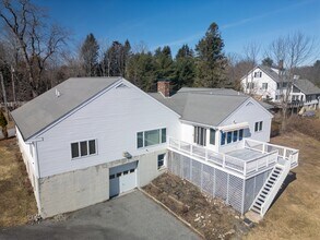 363 Blackstrap Rd in Falmouth, ME - Building Photo - Building Photo