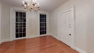 542 Chapel St in New Haven, CT - Building Photo - Building Photo