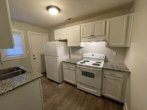 2634 Druid Hls Wy-Unit -2634 Apt 3 in Charlotte, NC - Building Photo - Building Photo