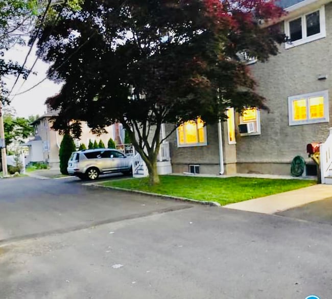 1 Carlson Ct in Norwalk, CT - Building Photo - Building Photo