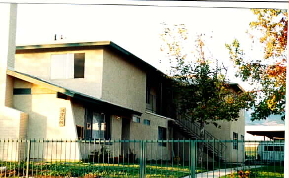 2042 E 19th St in San Bernardino, CA - Building Photo