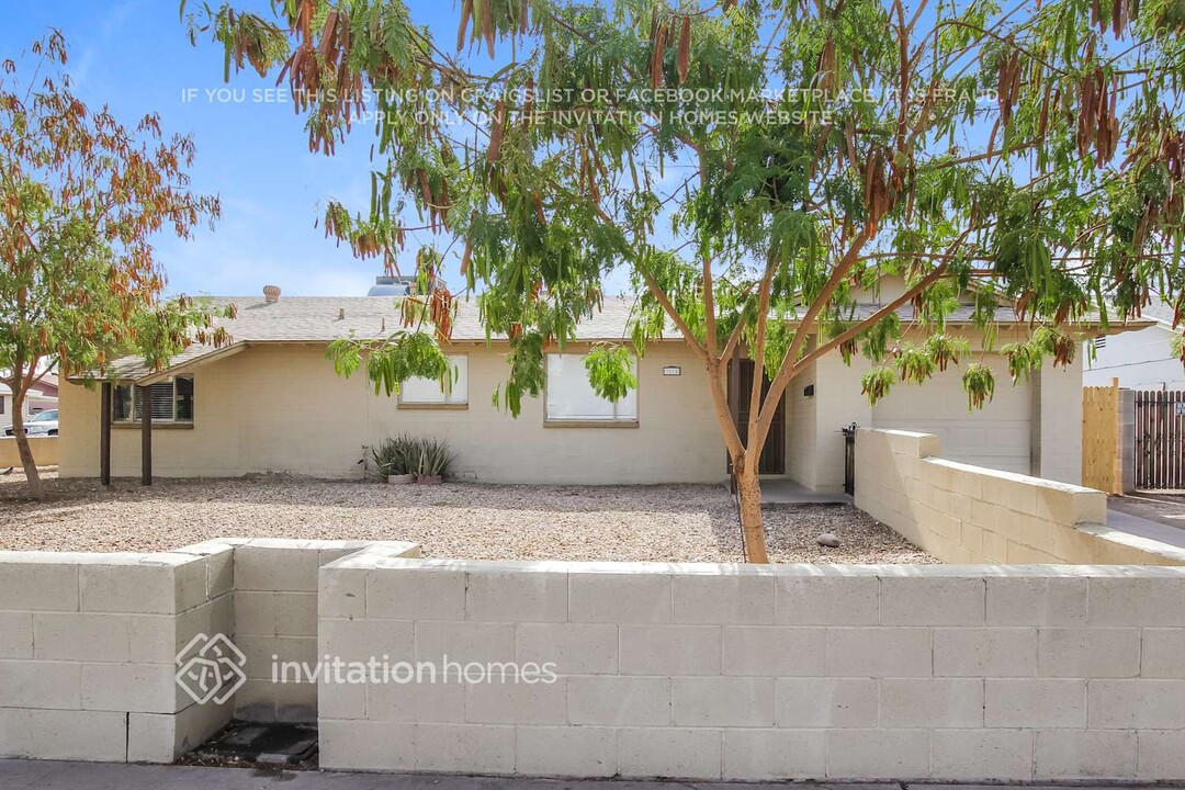 3215 N 54th Dr in Phoenix, AZ - Building Photo