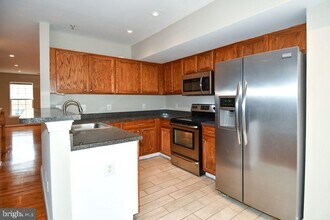 11361 King George Dr in Silver Spring, MD - Building Photo - Building Photo