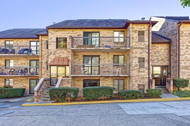 Bartton Place in Arlington, VA - Building Photo - Building Photo