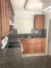 4415 W 10th Ln in Hialeah, FL - Building Photo - Building Photo