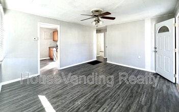 407 Douglas Ave in Maryville, TN - Building Photo - Building Photo