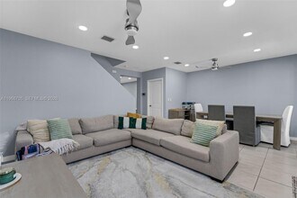 465 NE 5th Pl in Florida City, FL - Building Photo - Building Photo