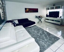 1325 W 68th St in Hialeah, FL - Building Photo
