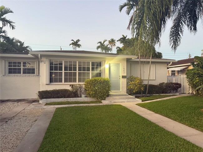 1847 Wiley St in Hollywood, FL - Building Photo - Building Photo