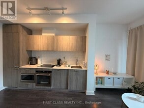 50 Charles St E in Toronto, ON - Building Photo - Building Photo