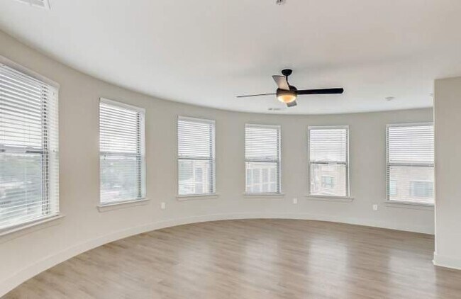 111 W Davis St in Dallas, TX - Building Photo - Building Photo