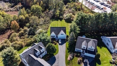 37 Augusta Way in Chelmsford, MA - Building Photo - Building Photo