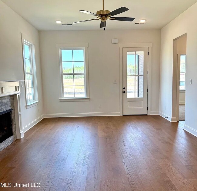 607 Sunflower St in Hernando, MS - Building Photo - Building Photo