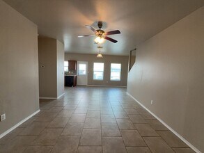 704 E College St in Princeton, TX - Foto de edificio - Building Photo