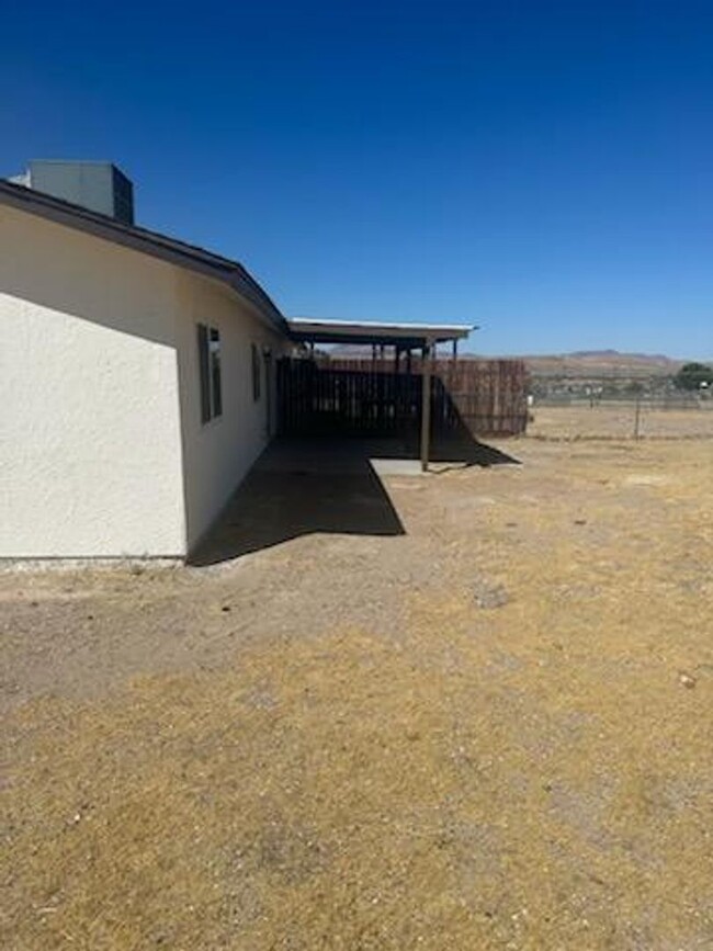 751 Higgins Rd in Barstow, CA - Building Photo - Building Photo