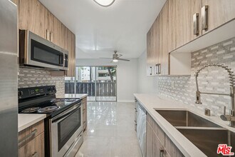 7545 Hampton Ave in West Hollywood, CA - Building Photo - Building Photo